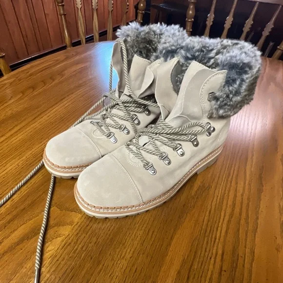 Sam Edelman Bowen Boots - Picture 2 of 4